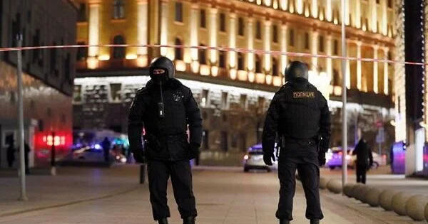Moskvada partlayış: Generallar da restoranda olub?