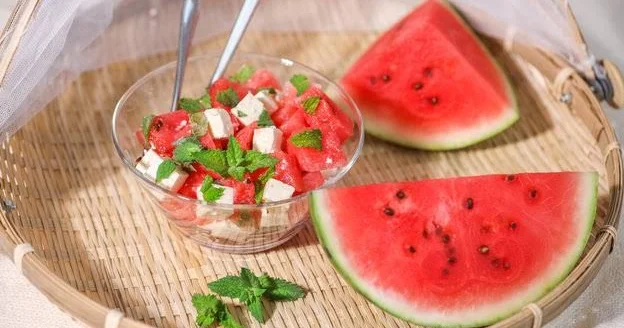 Avqust üçün ən yaxşı Qarpız pəhrizi