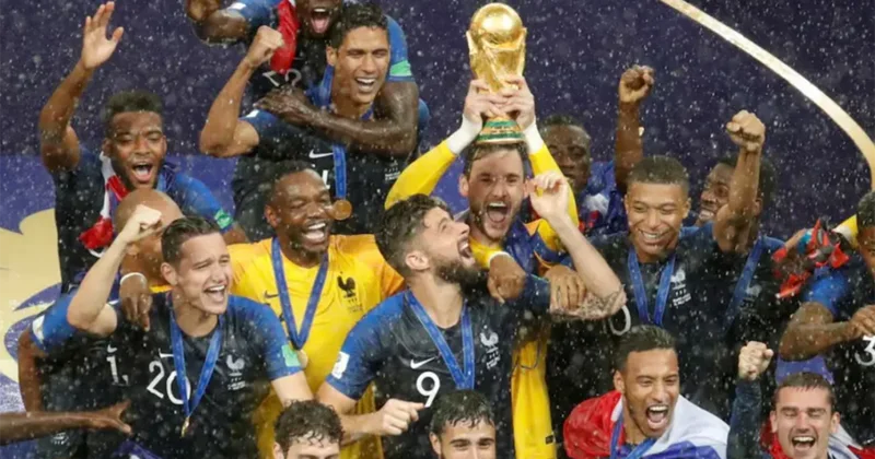 DÇ medalını satdı
