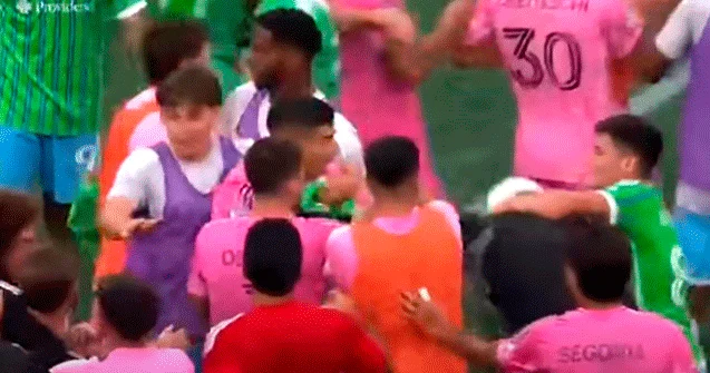 Suarez rəqib məşqçiyə hücum çəkdi Video