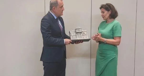 Fransanın Bakıdakı keçmiş səfiri ölkəni tərk edib: Vaxt nə tez gəlib keçir