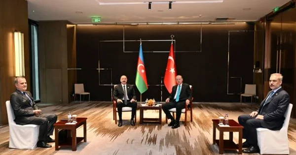 Prezident İlham Əliyevlə Ərdoğan Çində bir araya gəldi Nələr müzakirə olunub? (FOTOLAR)