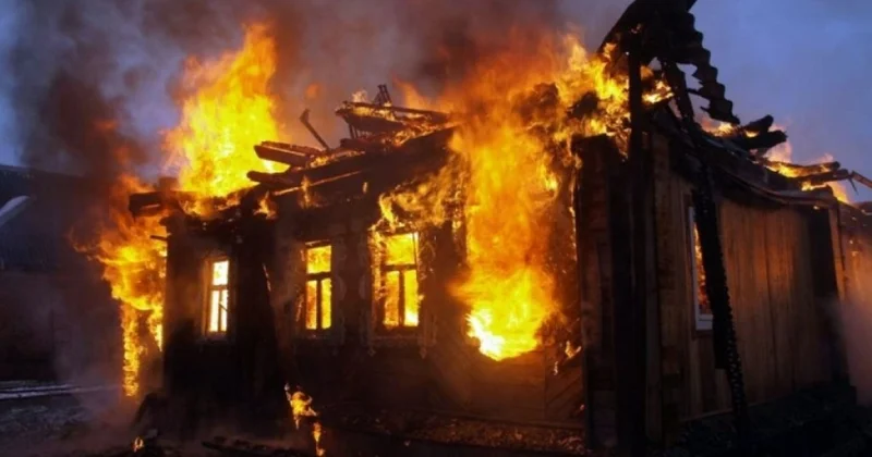 Samuxda 5 otaqlı ev yandı