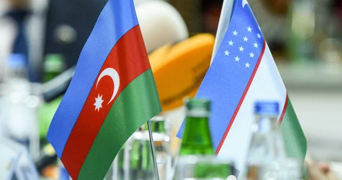 XİN Özbəkistanı təbrik edib