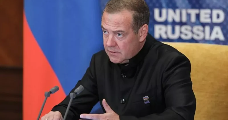Медведев: Трамп жив, Россия продвигается
