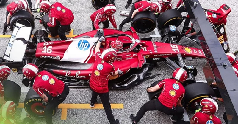 “Ferrari”nin mexanikləri Niderlandda mövsümün ən sürətli pit stopunu həyata keçiriblər