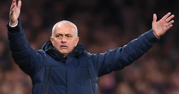 Taleyinə qovulmalar yazılan ağıllı və hiyləgər Mourinyo