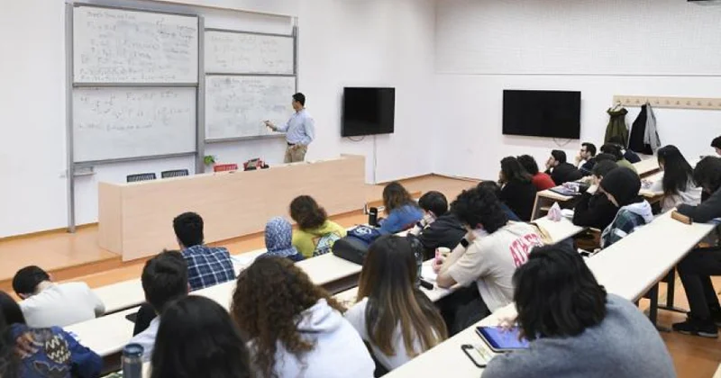 Əcnəbi tələbələr hər il Türkiyə iqtisadiyyatına 3 milyard dollar qazandırır