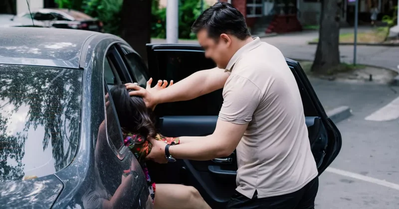 В Азербайджане неизвестные на Hyundai похитили женщину Видео