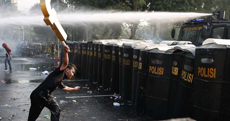 İndoneziyada iğtişaşlar kəskinləşib