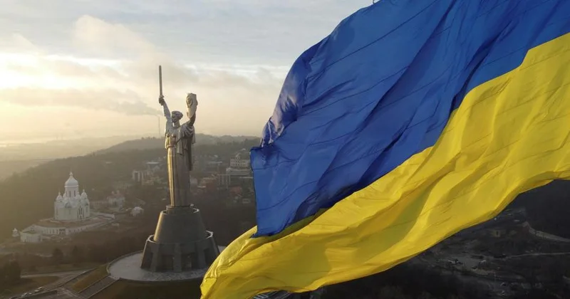 Более половины украинцев выступили за прекращение войны и компромиссы ФОТО