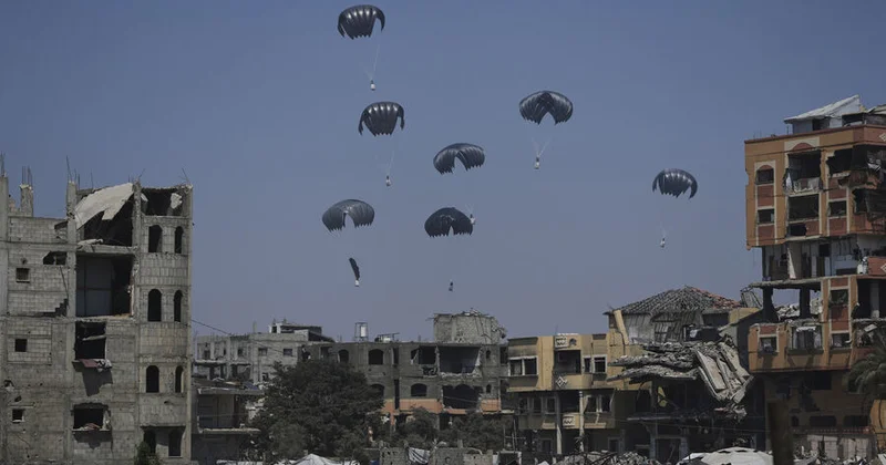 İsrail sərhədində Qəzza sakinləri üçün 600 humanitar yardım yük maşını yığılıb