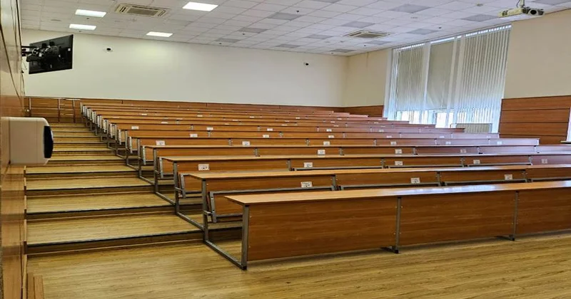 8,5 min tələbə buna görə təhsili yarımçıq qoyub: Pulsuzluq, həvəssizlik və problem