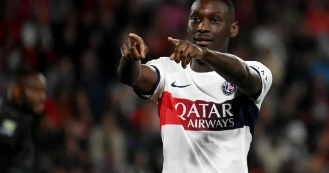 PSJ nin futbolçusu Tottenhem də