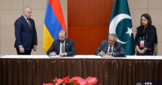 Ermənistan Pakistanla kommünike imzaladı