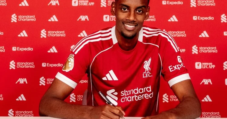 İsak rəsmən Liverpul da İngiltərə futbolunda rekord transfer məbləği