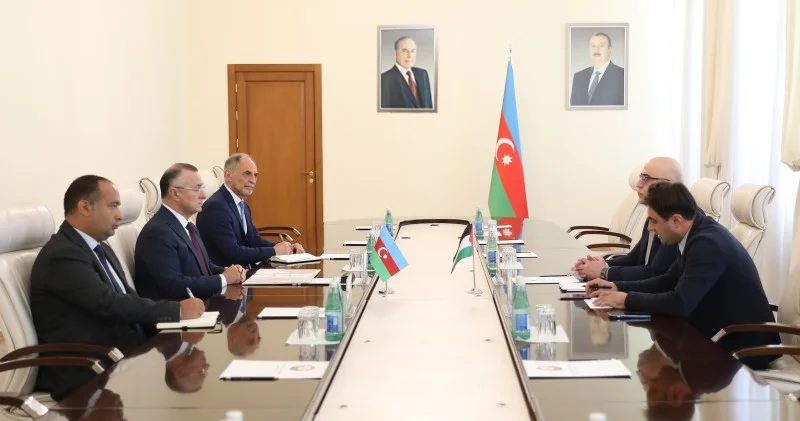 Səhiyyə Nazirliyində Fələstin səfiri ilə görüş keçirildi