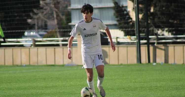 Almaniya klubu Qarabağ ın gənc futbolçusunu transfer siyahısına daxil etdi