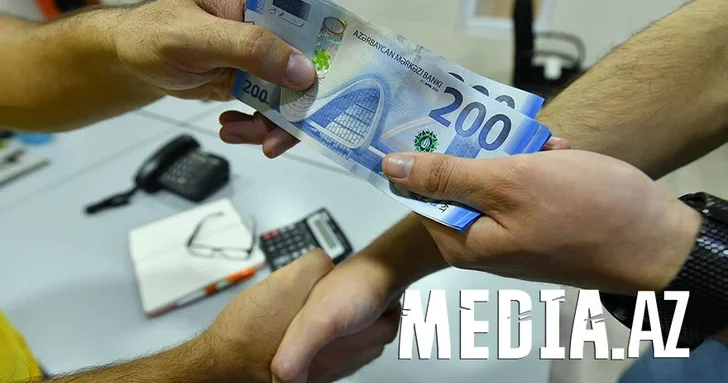 Кто должен первым заговорить о повышении зарплаты в Азербайджане работник или компания?