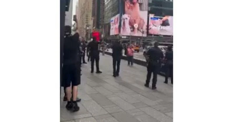 Поножовщина у Таймс сквер в Нью Йорке, есть раненые ВИДЕО