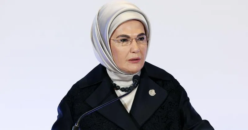 Əminə Ərdoğan Bişkekdə liderlərin xanımları ilə görüşdü