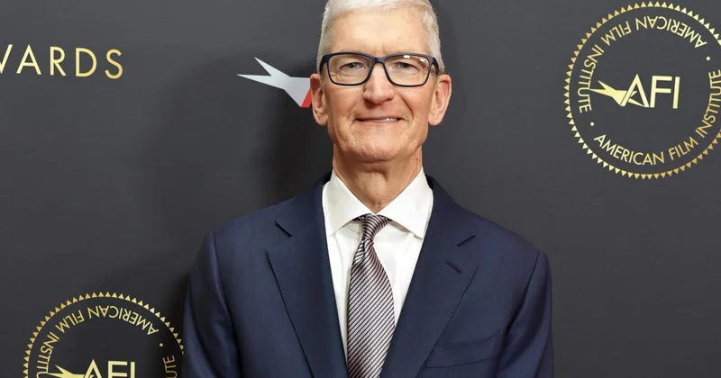 Tim Kuk 15 ildən sonra Apple şirkətinin baş direktoru vəzifəsini tərk edib