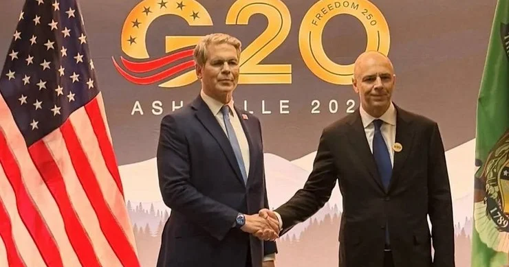 ​Bessent rusiyalı nazirin sözünü kəsib... Rusiyaya xəbərdarlıq edib + FOTO