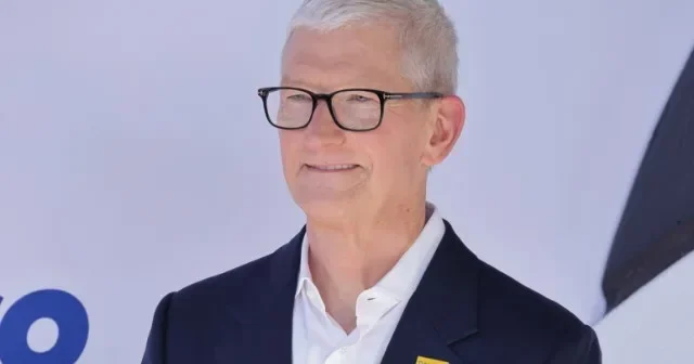Apple şirkətinin direktoru istefa verdi Yeni təyinat