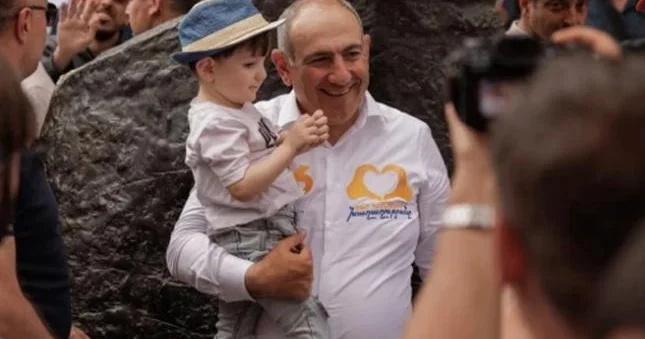 Paşinyanın Bişkekdə 31 kilometrlik velosiped gəzintisi
