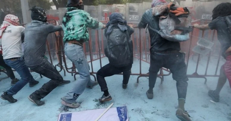 Meksikada polis bölməsinə hücum: Yaralılar var