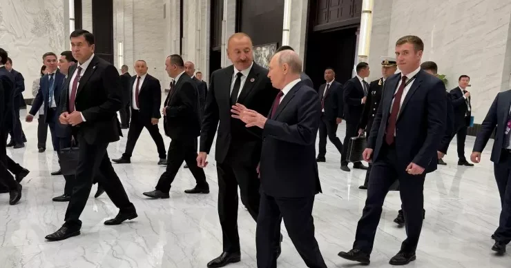 İlham Əliyev Putinlə söhbətləşdi VİDEO