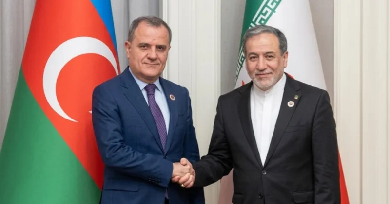 Baş diplomat Əraqçi ilə görüşdü