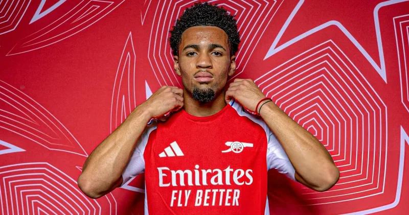Borussiya Dortmund Arsenal ın yarımmüdafiəçisini aldı