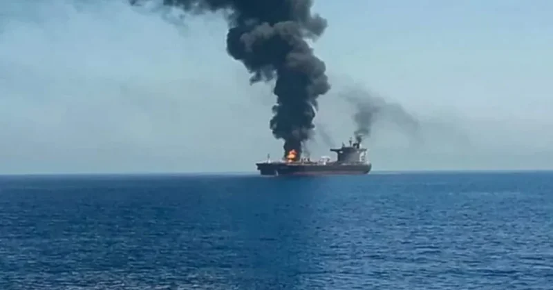 Hörmüz boğazında iki supertanker hədəfə alınıb