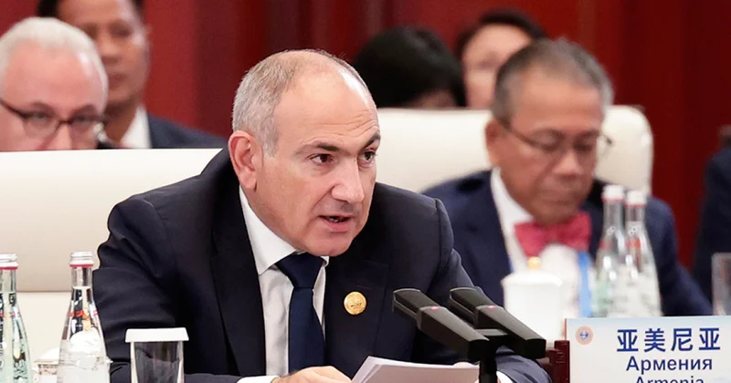 Пашинян: Армения сейчас работает с Азербайджаном и Турцией...