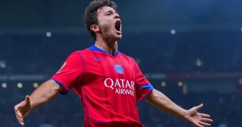 İllik 8,5 milyon avro qazanan futbolçu məşqə ucuz avtomobillə gəldi