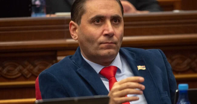 Aİ nin Ermənistana ixrac etdiyi yeganə “məhsul” səviyyəsiz rusofobiyadır Arman Abovyan KONKRET