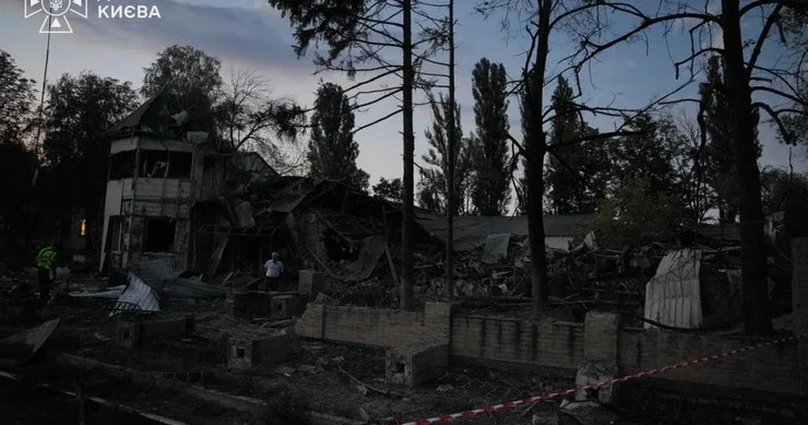 Kiyevə kütləvi hava hücumu Xeyli sayda ölənlər və dağıntı var FOTO