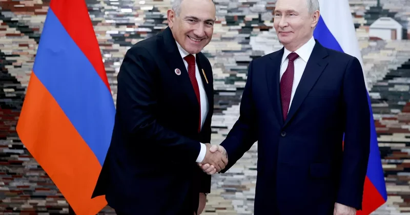 Putin Paşinyanla razılaşmadı, sözünü kəsdi