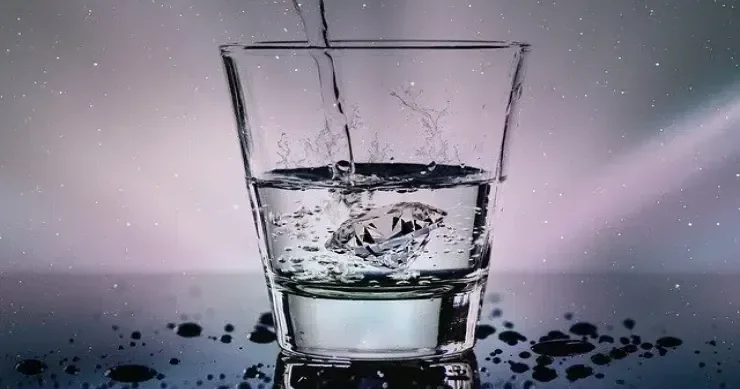 Niyə səhərlər diş fırçalamazdan əvvəl su içmək lazımdır? 3 vacib səbəb