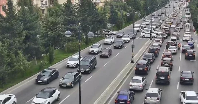 Bu yollarda tıxac var SİYAHI