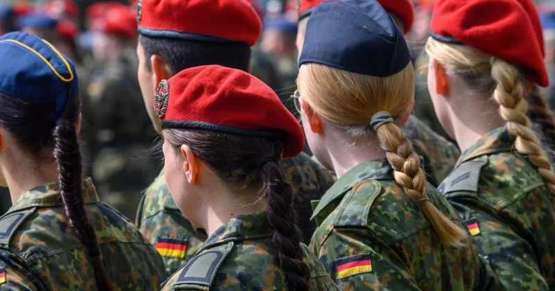 Almaniyanın xarici işlər naziri məcburi hərbi mükəlləfiyyətin dərhal bərpasının tərəfdarıdır