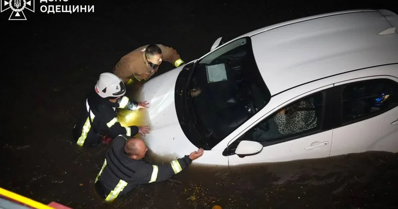 Odessanı su basdı, 9 ölü Video