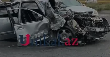 Hövsan yolunda iki maşın toqquşdu VİDEO
