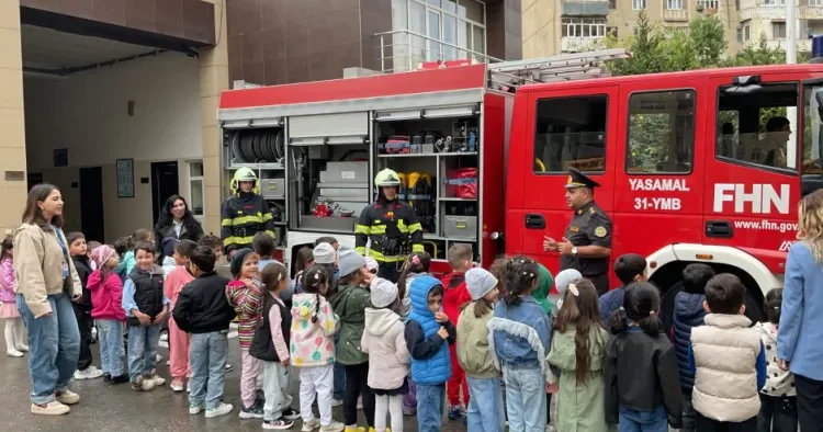 FHN məktəblilər üçün “açıq qapı günü” tədbirləri keçirdi