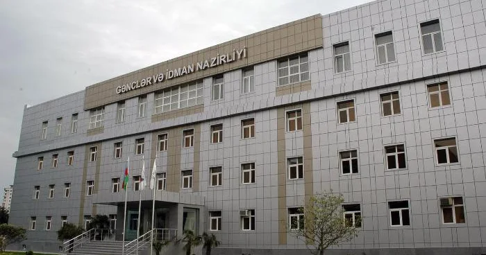 İdman Nazirliyinin tenderində maraqlı “səhv” İT şirkəti idman zallarını tikir?