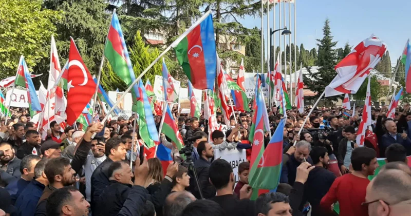Azərbaycanlılar Gürcüstanın ictimai siyasi həyatında niyə fəal deyil? (ŞƏRH)