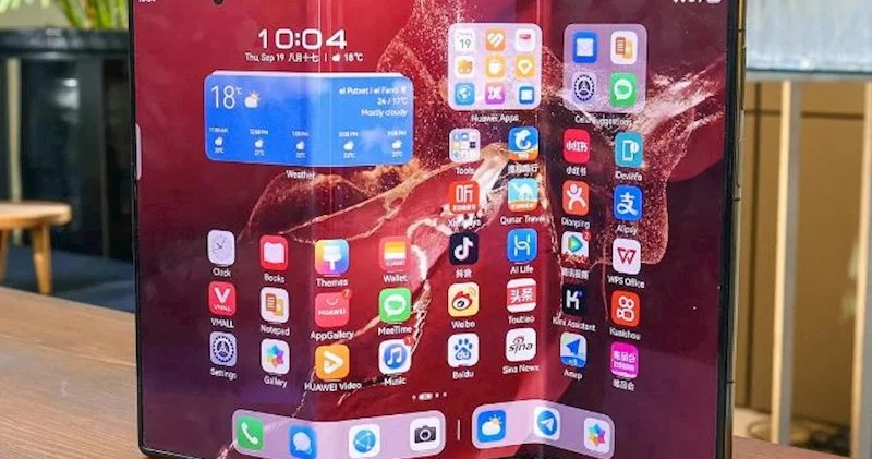 Qatlanan smartfon bazarında yeni lider açıqlandı
