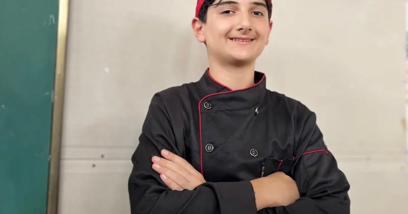Azərbaycanda 14 yaşlı tələbə FOTO