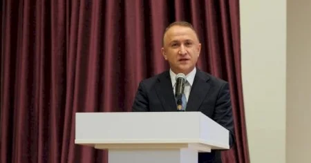 Nərimanov rayon icra başçısı Elgin Həbibullayev eyni ərazini iki şirkətə satıb?
